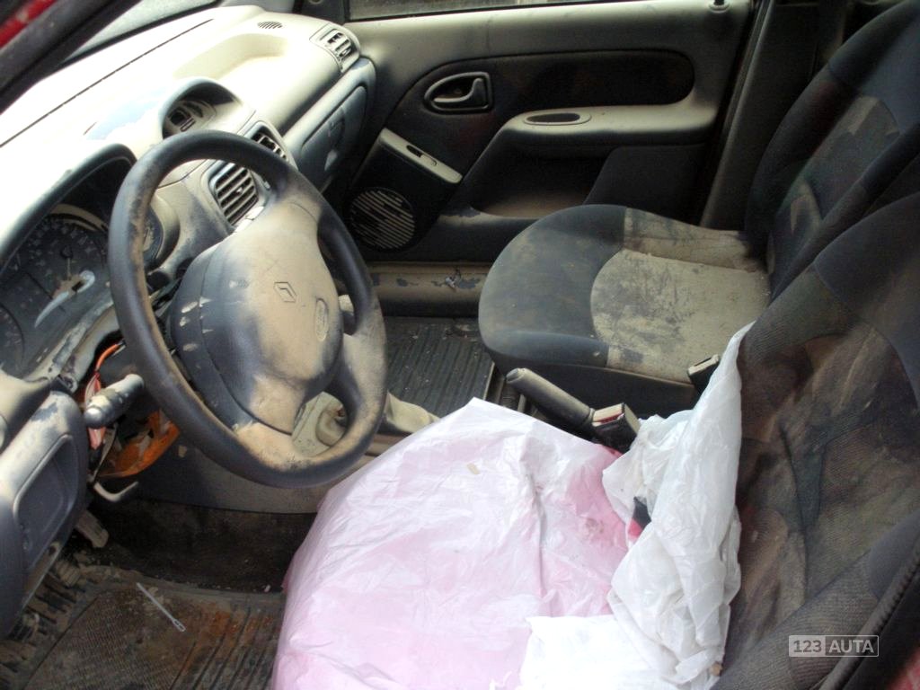 Renault Clio, 2000 - pohled č. 8