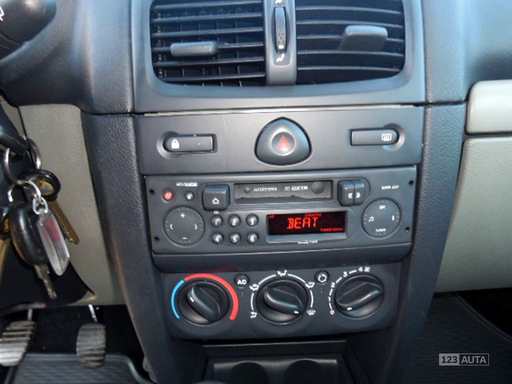 Renault Clio, 2003 - pohled č. 24