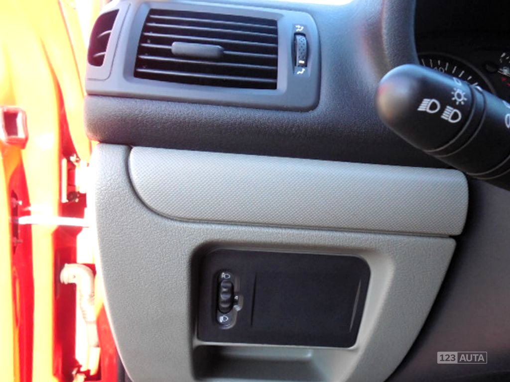 Renault Clio, 2003 - pohled č. 28