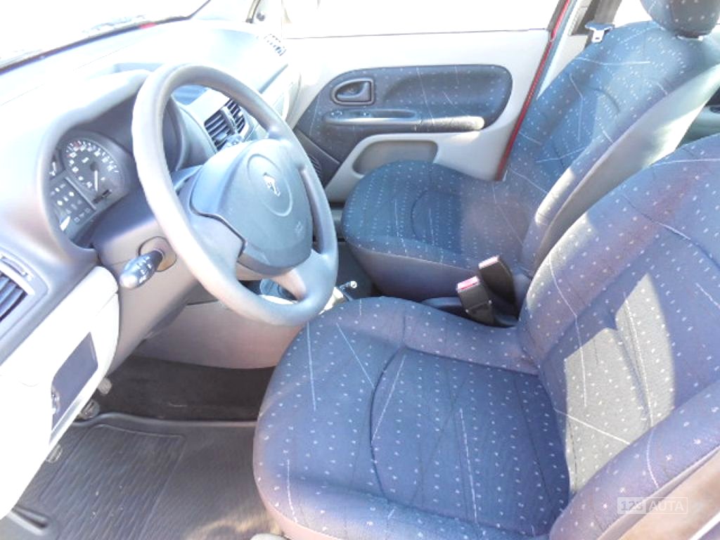 Renault Clio, 2003 - pohled č. 9