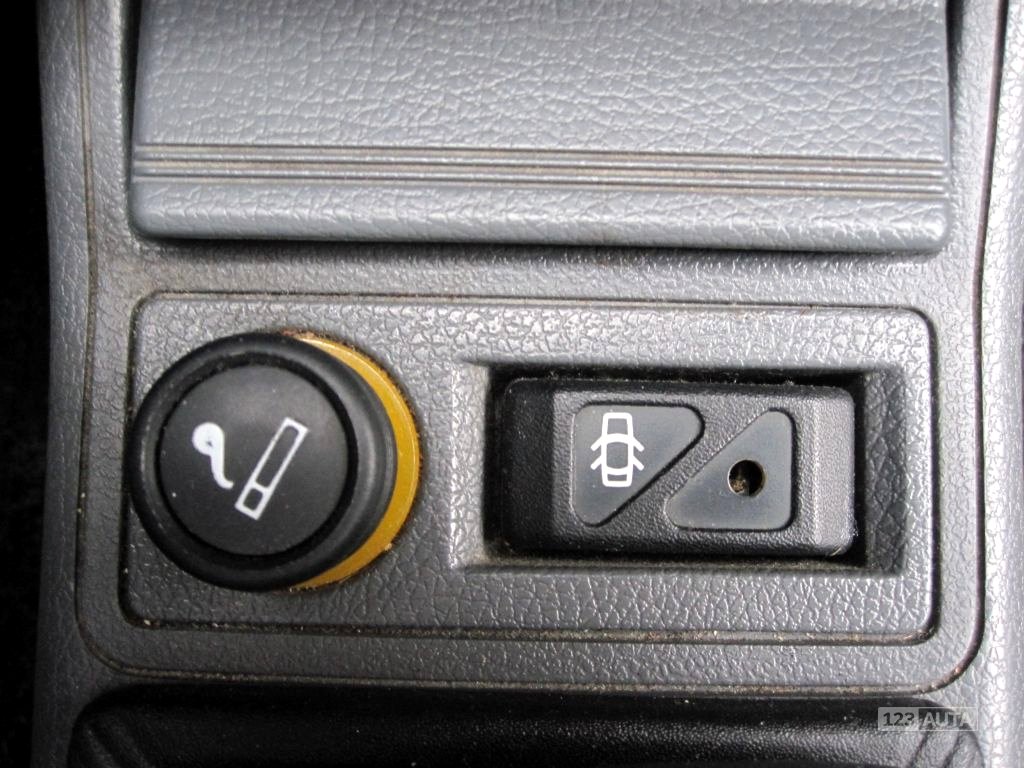 Renault Clio, 1996 - pohled č. 28