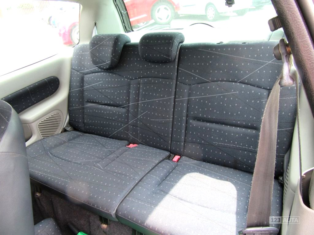 Renault Clio, 2002 - pohled č. 13