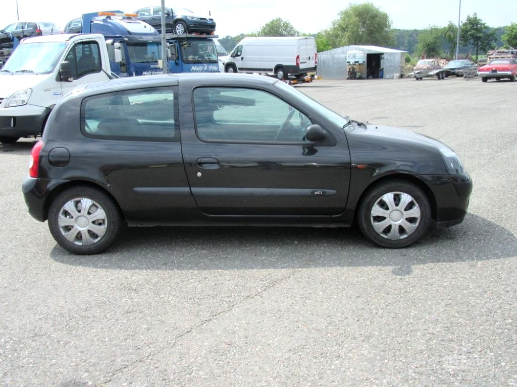 Renault Clio, 2002 - pohled č. 4
