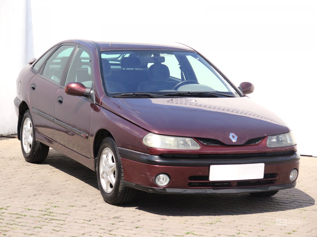 Renault Laguna, 1999 - celkový pohled