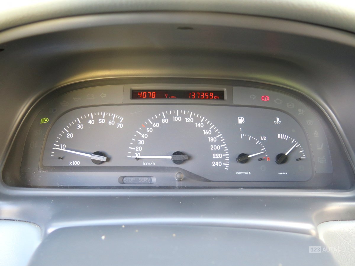Renault Laguna, 1999 - pohled č. 10
