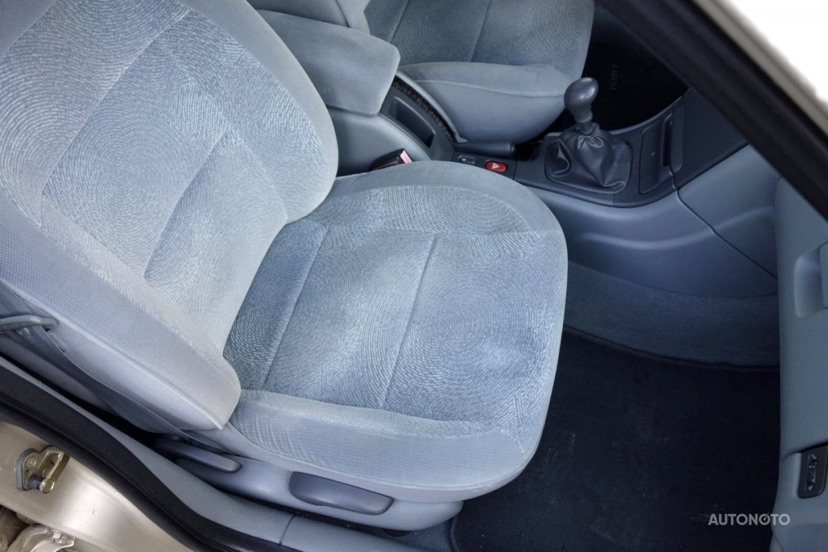 Renault Laguna, 1999 - pohled č. 10