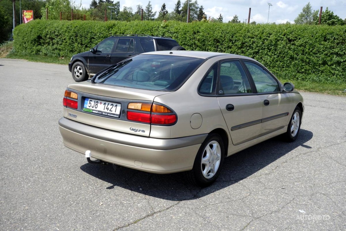 Renault Laguna, 1999 - pohled č. 3