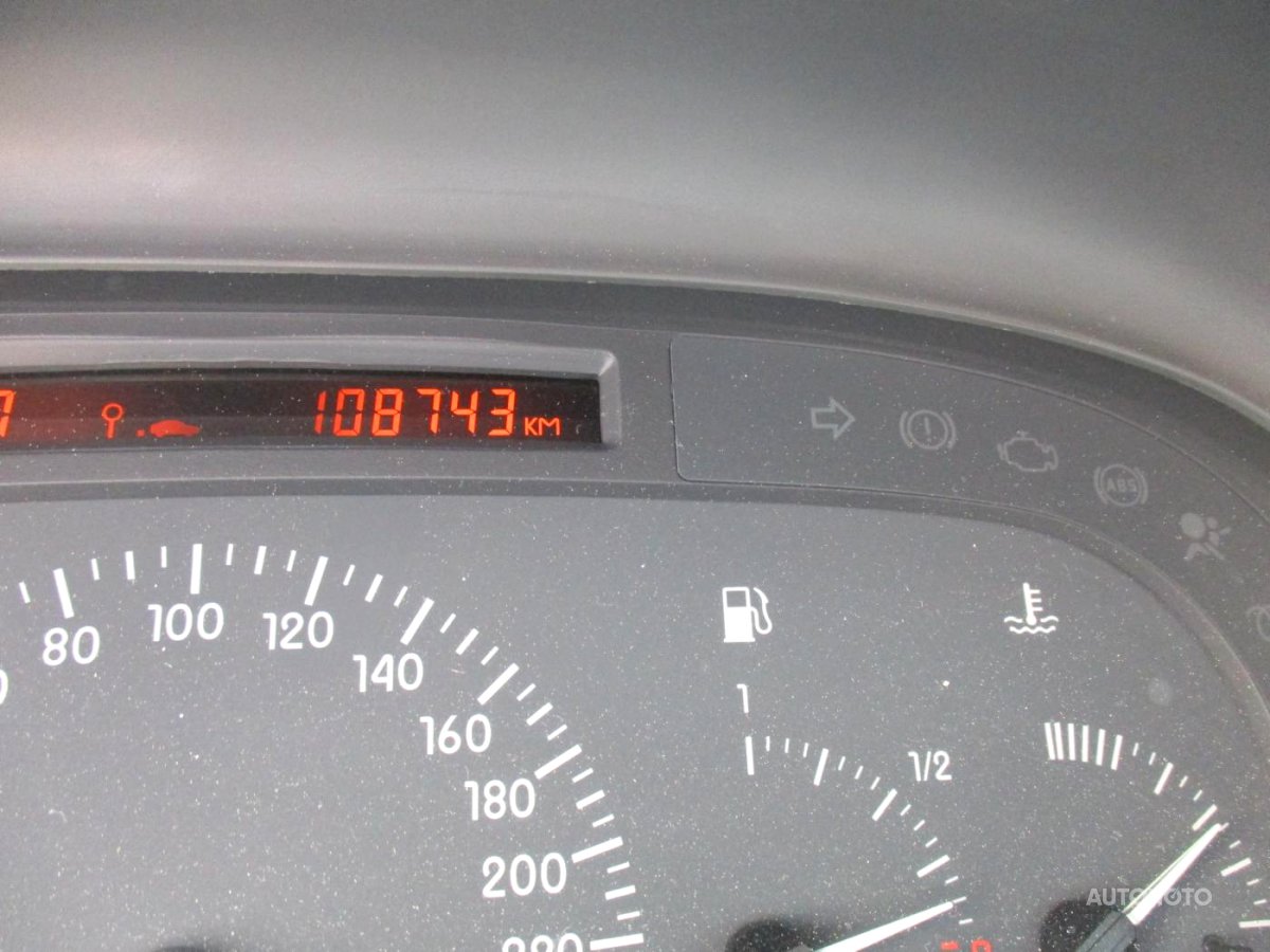 Renault Laguna, 1999 - pohled č. 10