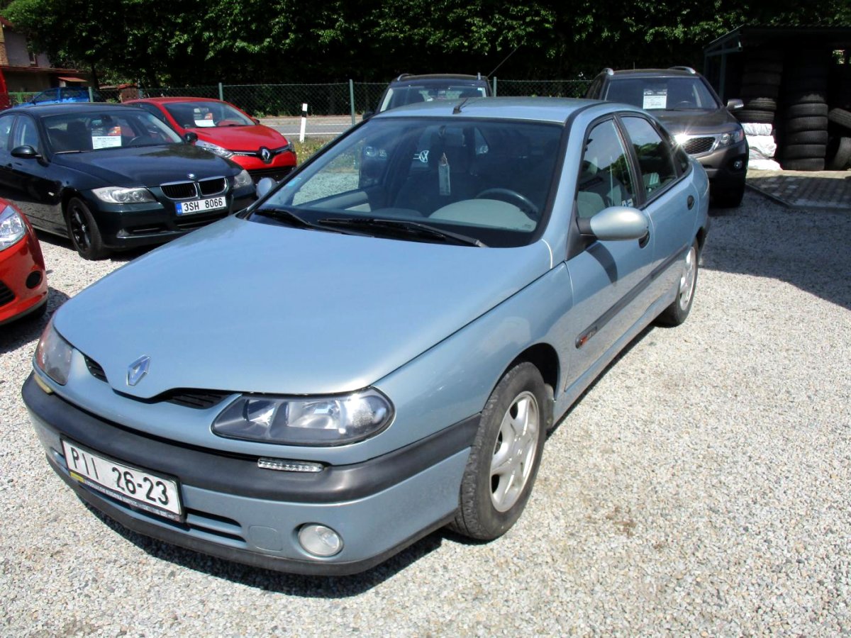 Renault Laguna, 1999 - pohled č. 2