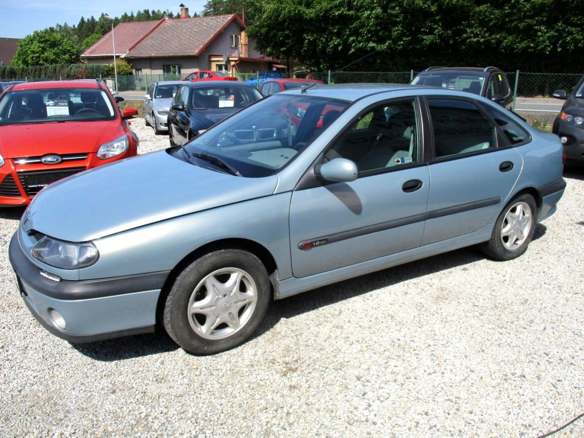 Renault Laguna, 1999 - pohled č. 3
