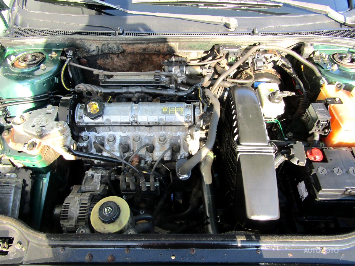 Renault Laguna, 1995 - pohled č. 9