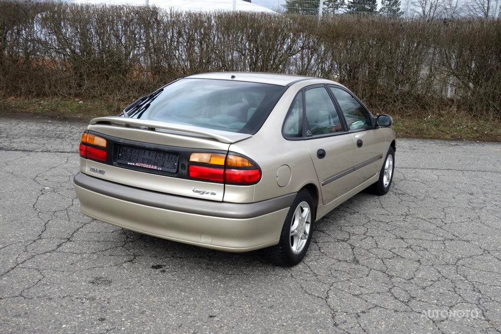 Renault Laguna, 1999 - pohled č. 3