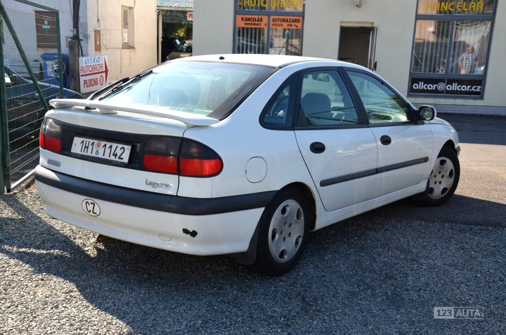 Renault Laguna, 1997 - pohled č. 4