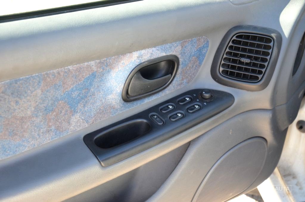 Renault Laguna, 1997 - pohled č. 8
