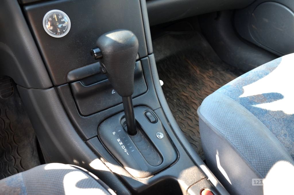 Renault Laguna, 1997 - pohled č. 9