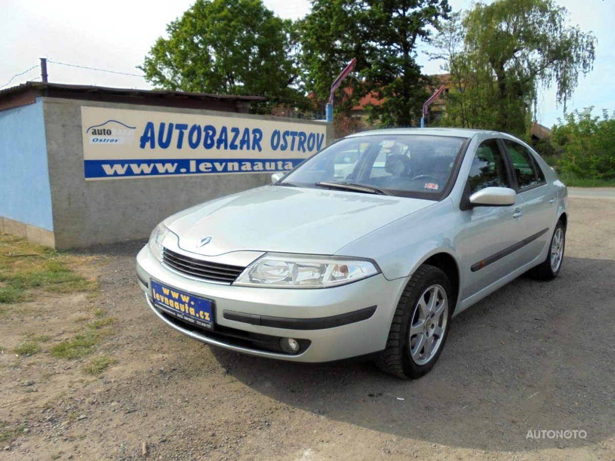 Renault Laguna, 2001 - celkový pohled