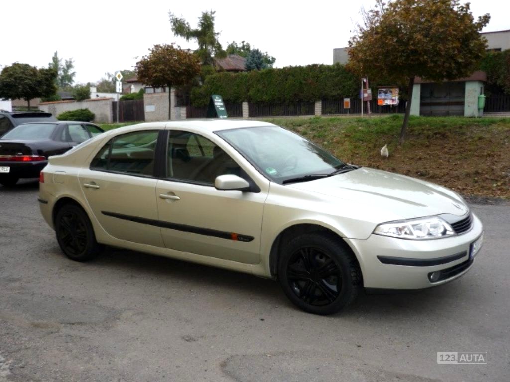 Renault Laguna, 2002 - celkový pohled