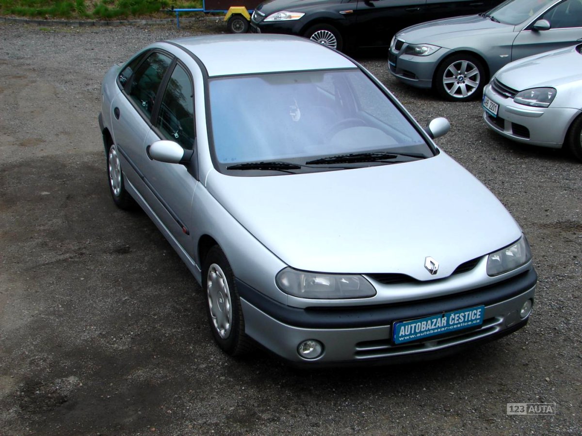 Renault Laguna, 1999 - pohled č. 3