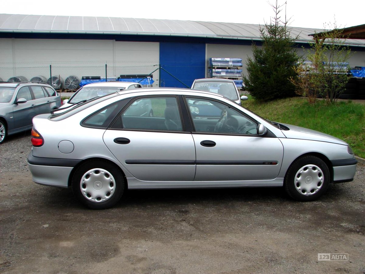 Renault Laguna, 1999 - pohled č. 6