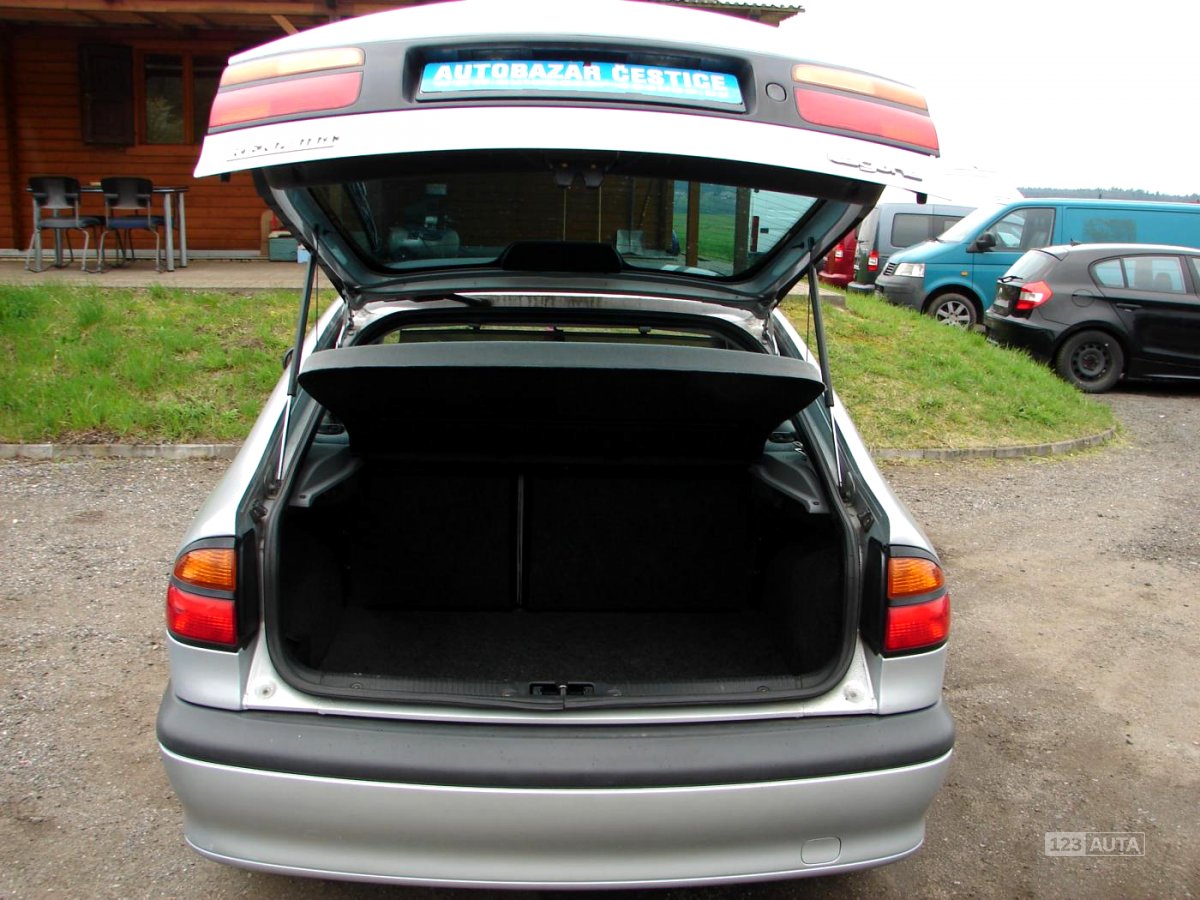 Renault Laguna, 1999 - pohled č. 8