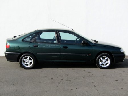 Renault Laguna, 1995 - pohled č. 4