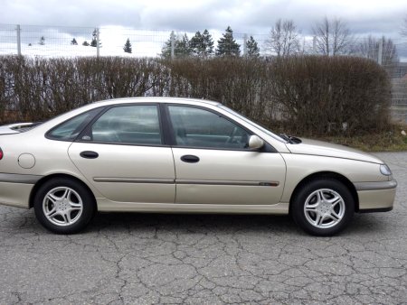 Renault Laguna, 1999 - pohled č. 2