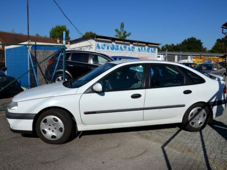 Renault Laguna, 1997 - pohled č. 3