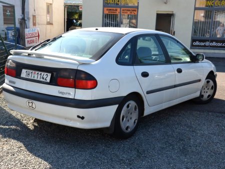 Renault Laguna, 1997 - pohled č. 4