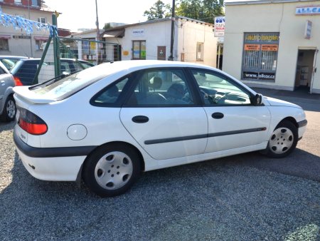 Renault Laguna, 1997 - pohled č. 6