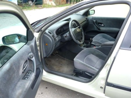 Renault Laguna, 2002 - pohled č. 8