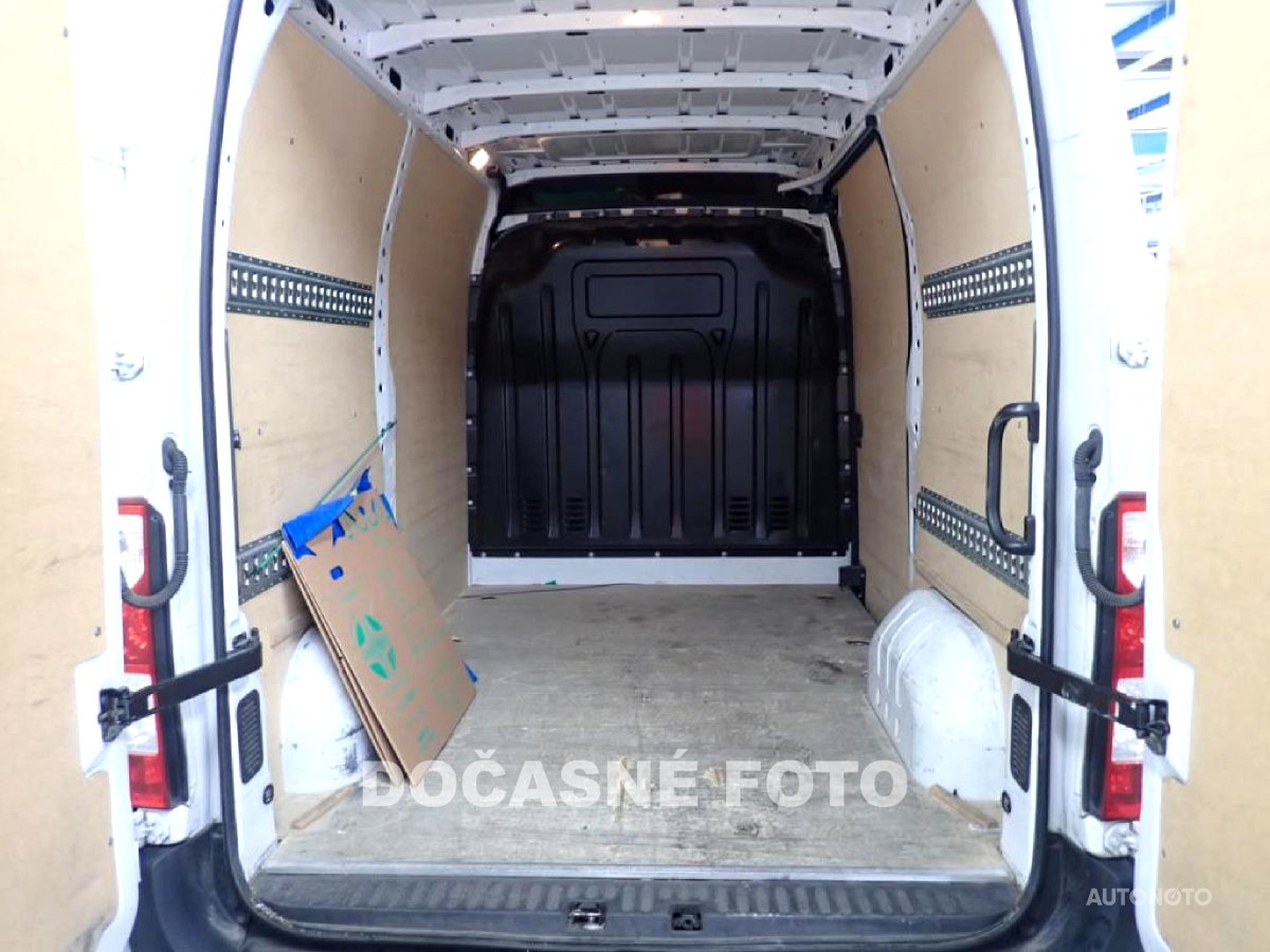 Renault Master, 2019 - pohled č. 3