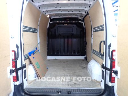 Renault Master, 2019 - pohled č. 3