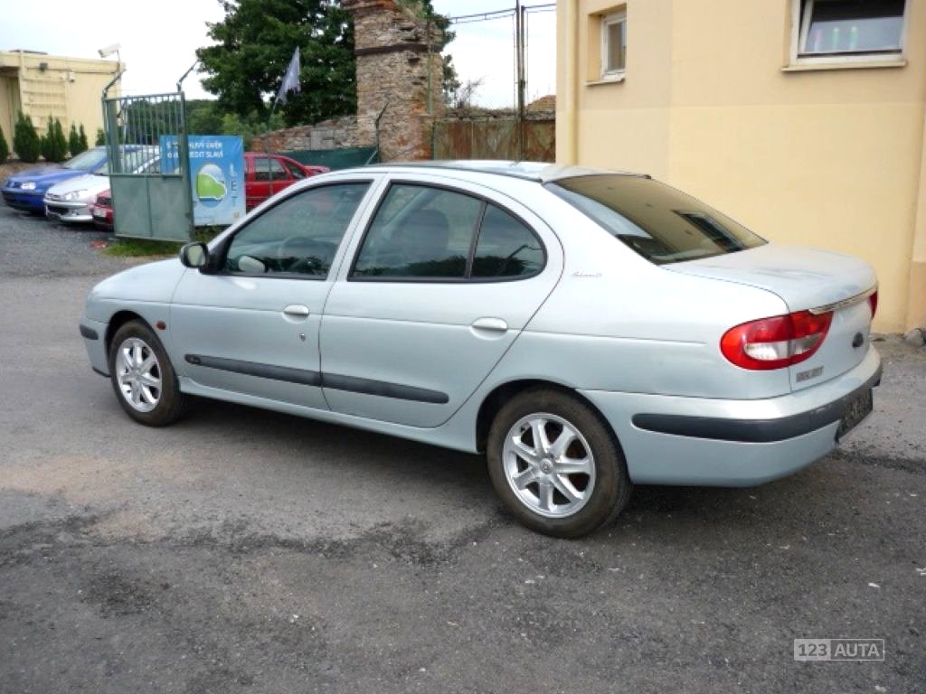 Renault Mégane, 2001 - pohled č. 4
