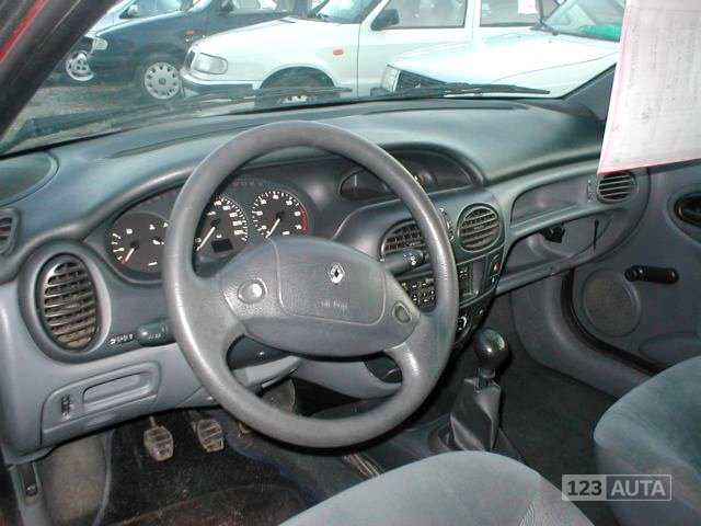 Renault Mégane, 1996 - pohled č. 8