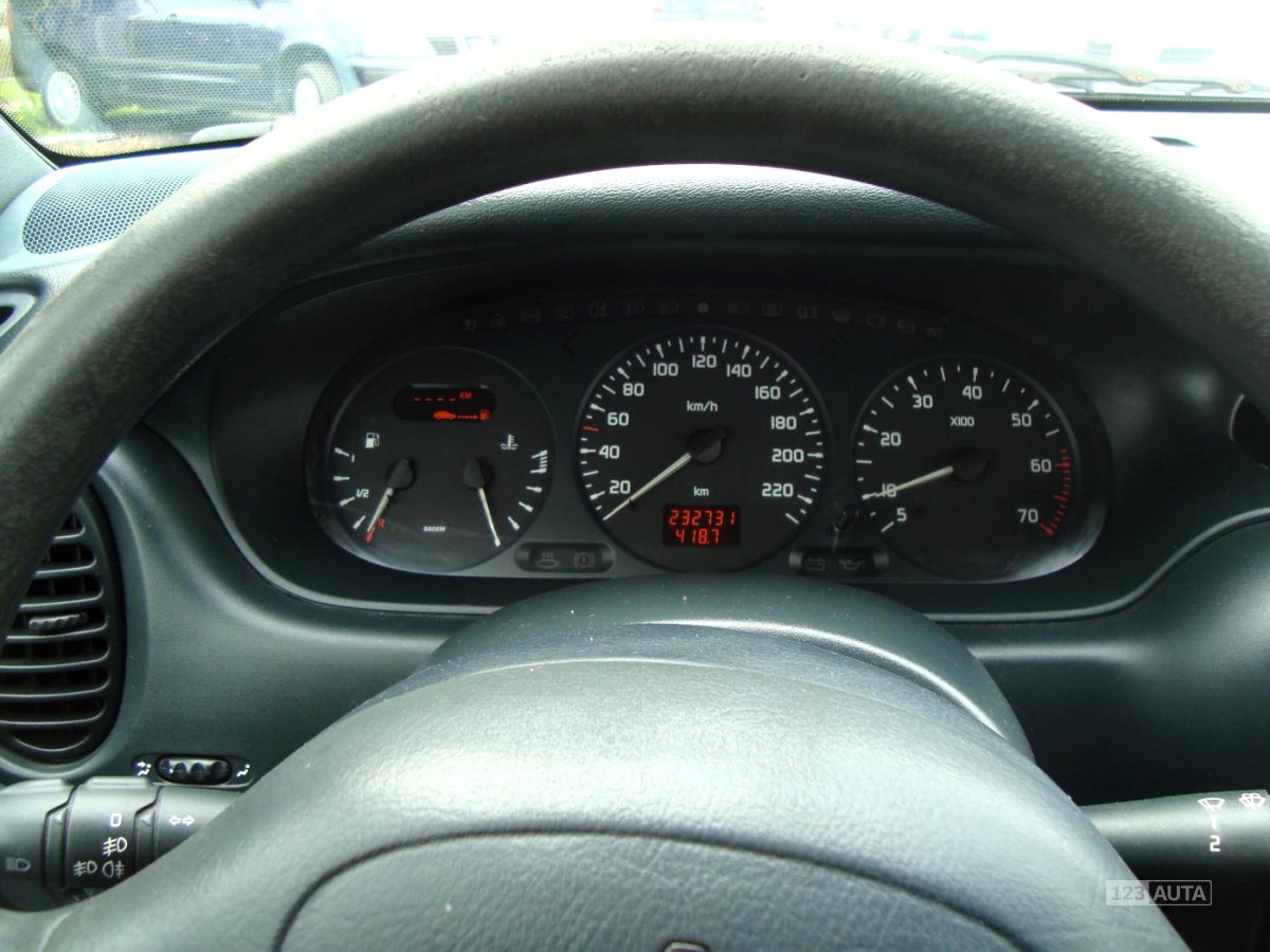 Renault Mégane, 1998 - pohled č. 9