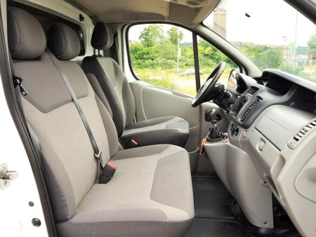 Renault Trafic, 2014 - pohled č. 12