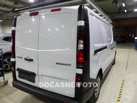 Renault Trafic, 2016 - pohled č. 2