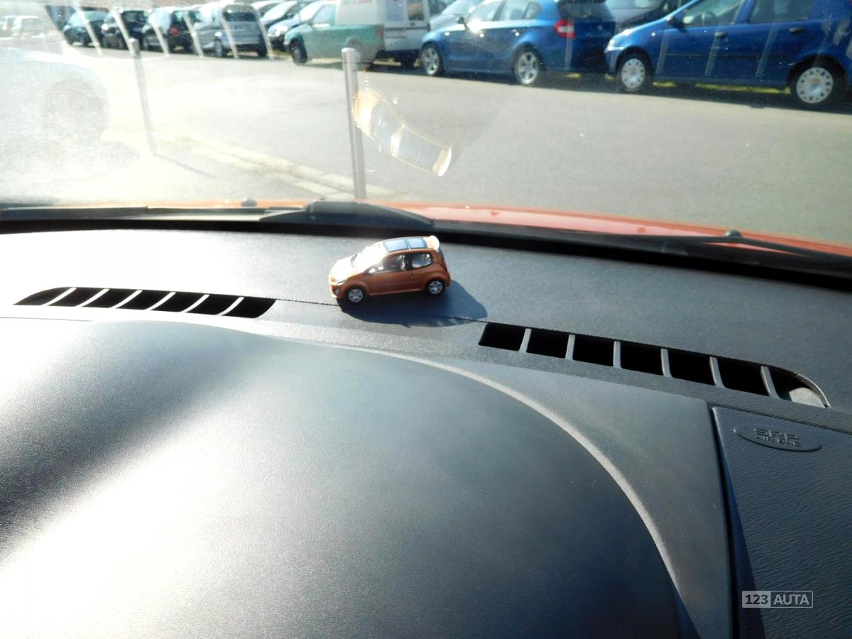 Renault Twingo, 2008 - pohled č. 20