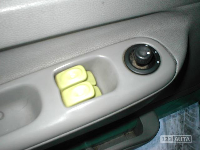 Renault Twingo, 1998 - pohled č. 8