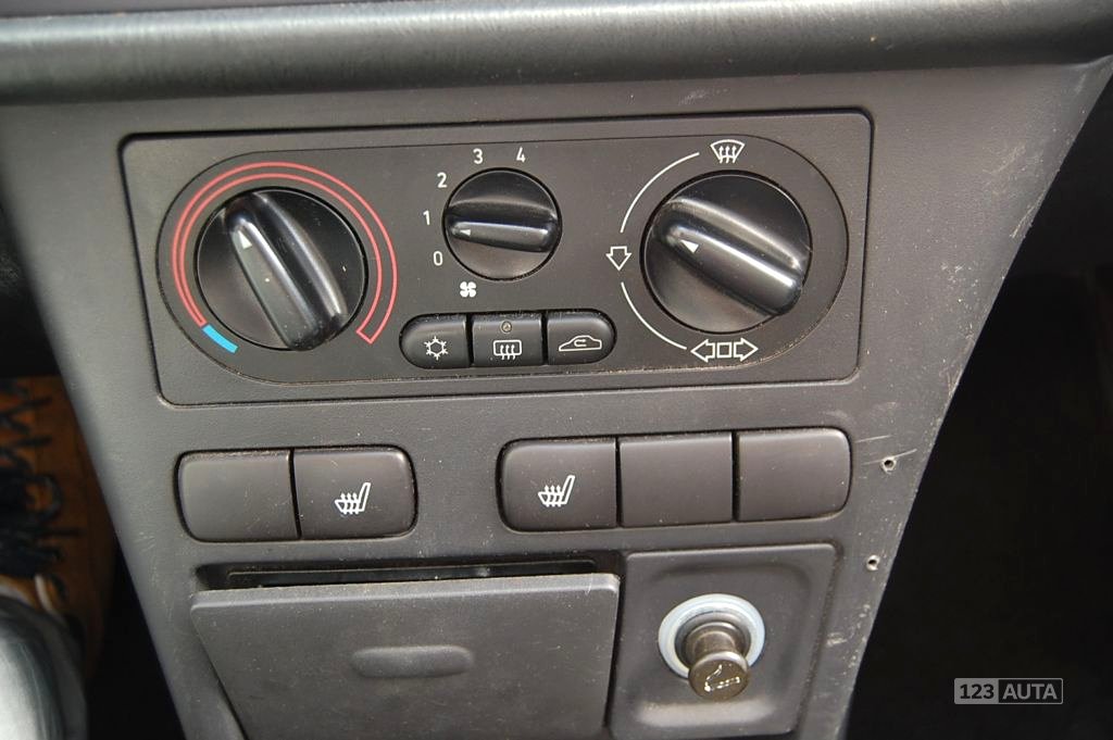 Saab 900, 1996 - pohled č. 11