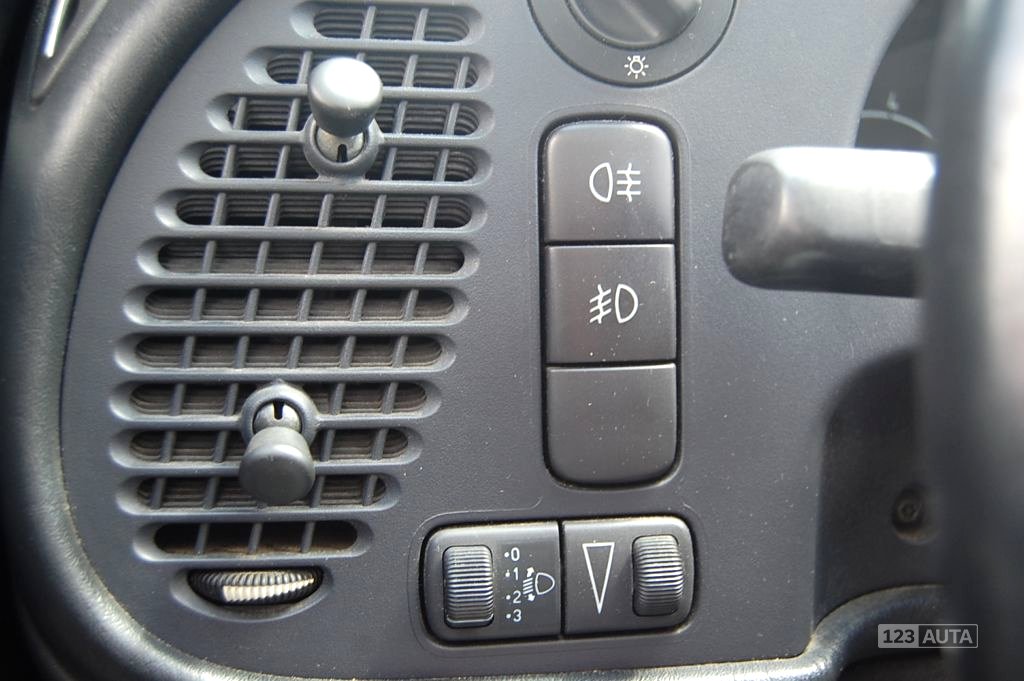 Saab 900, 1996 - pohled č. 14