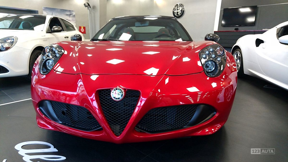 Alfa Romeo 4C, 2016 - pohled č. 2