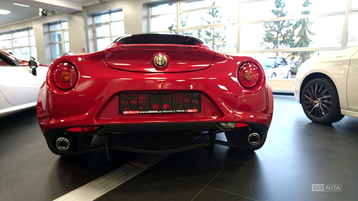 Alfa Romeo 4C, 2016 - pohled č. 3