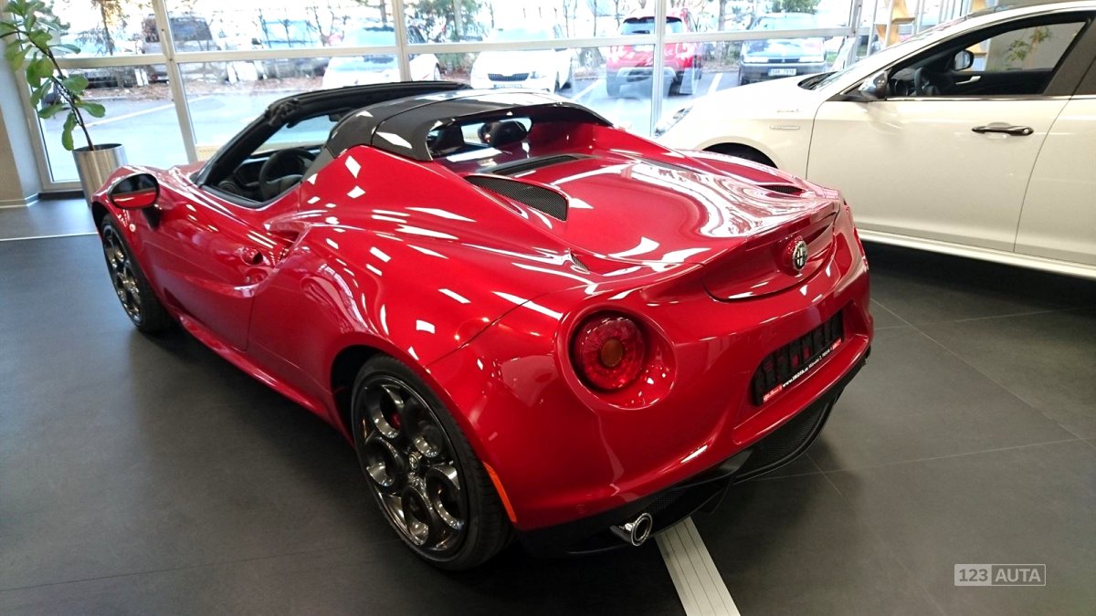 Alfa Romeo 4C, 2016 - pohled č. 4
