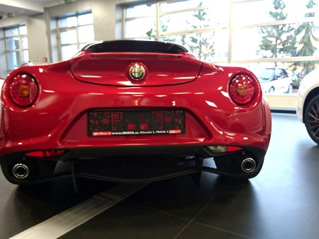 Alfa Romeo 4C, 2016 - pohled č. 3