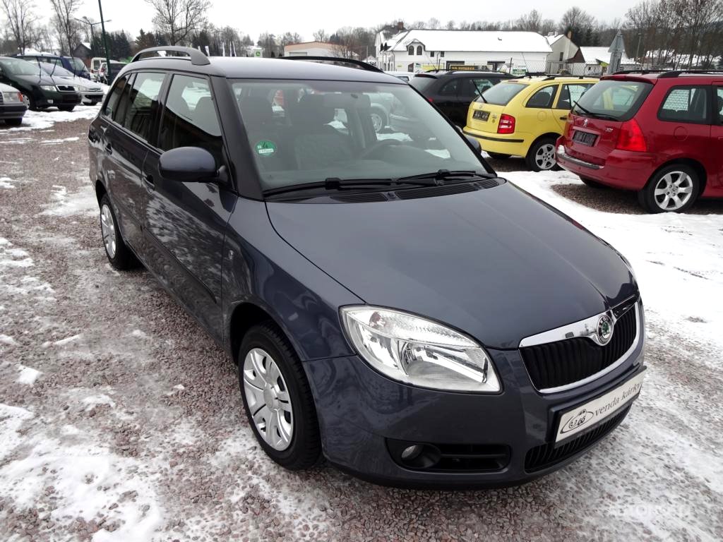 Škoda Fabia II combi 1,4i16V,, 2008 - pohled č. 2