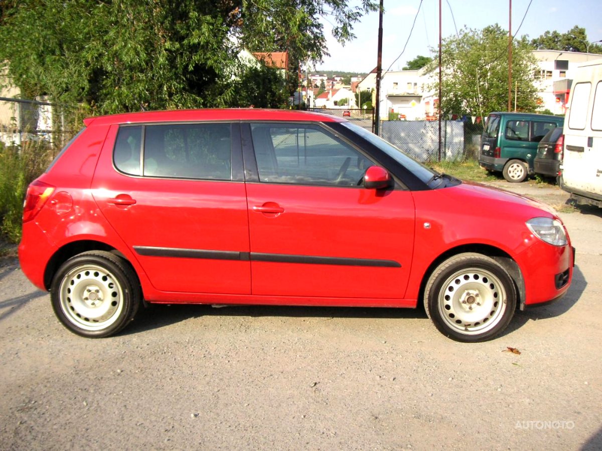 Mazda 5, 2005 - pohled č. 3
