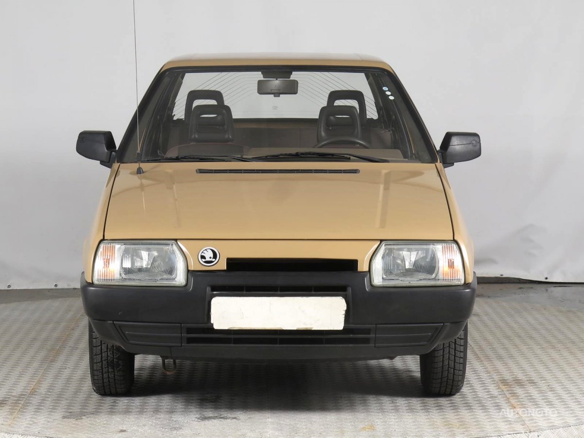 Škoda Favorit, 1990 - pohled č. 2