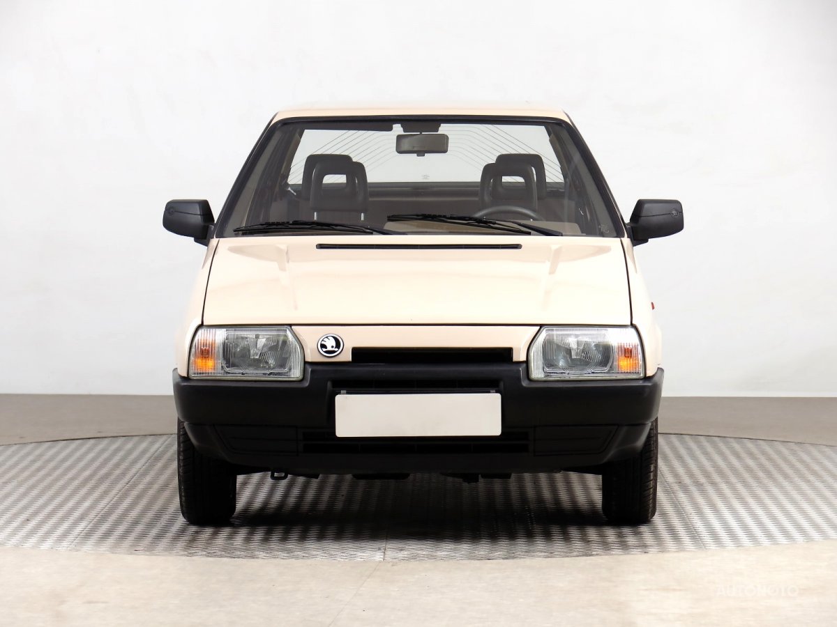 Škoda Favorit, 1989 - pohled č. 2