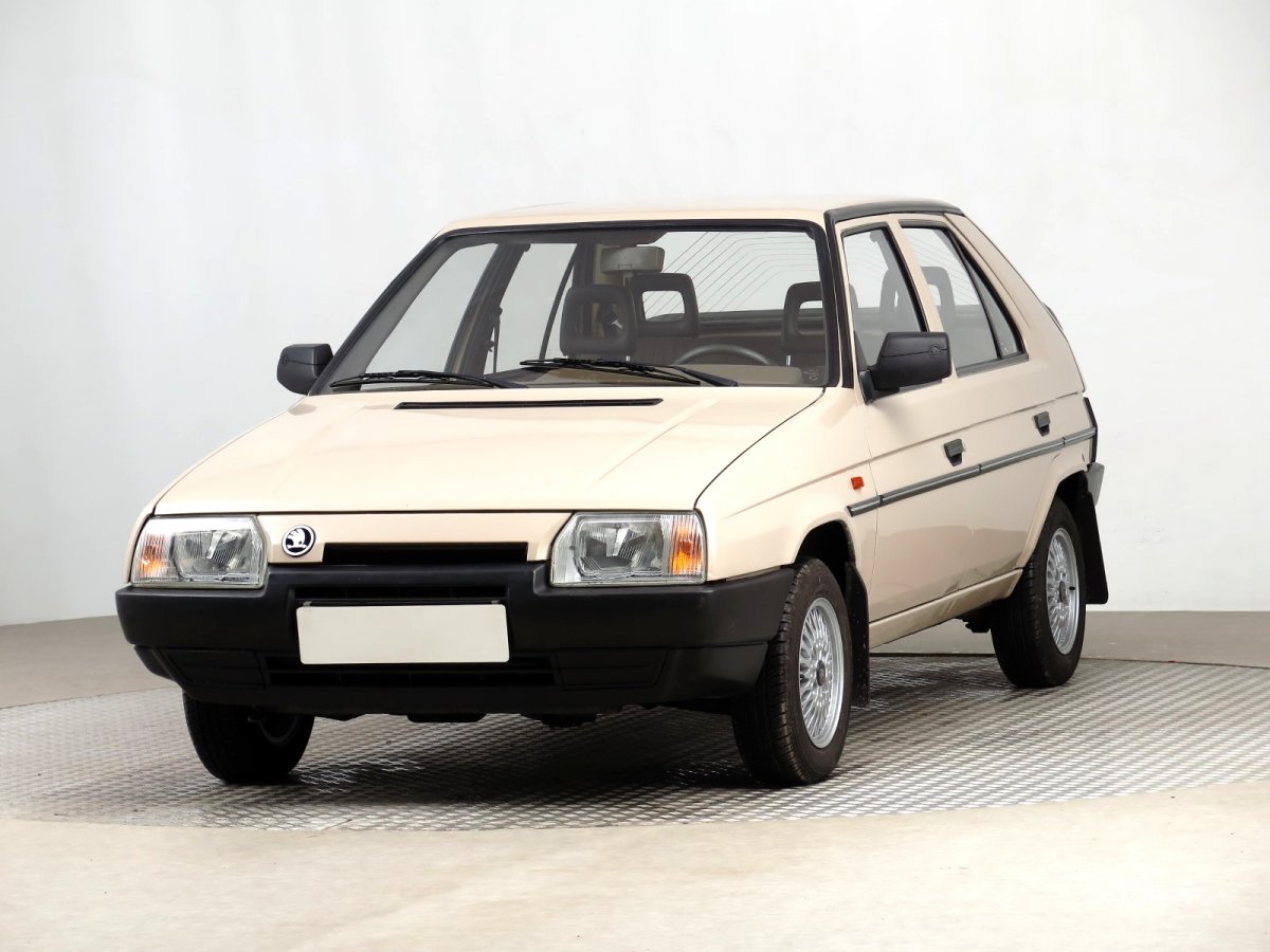 Škoda Favorit, 1989 - pohled č. 3